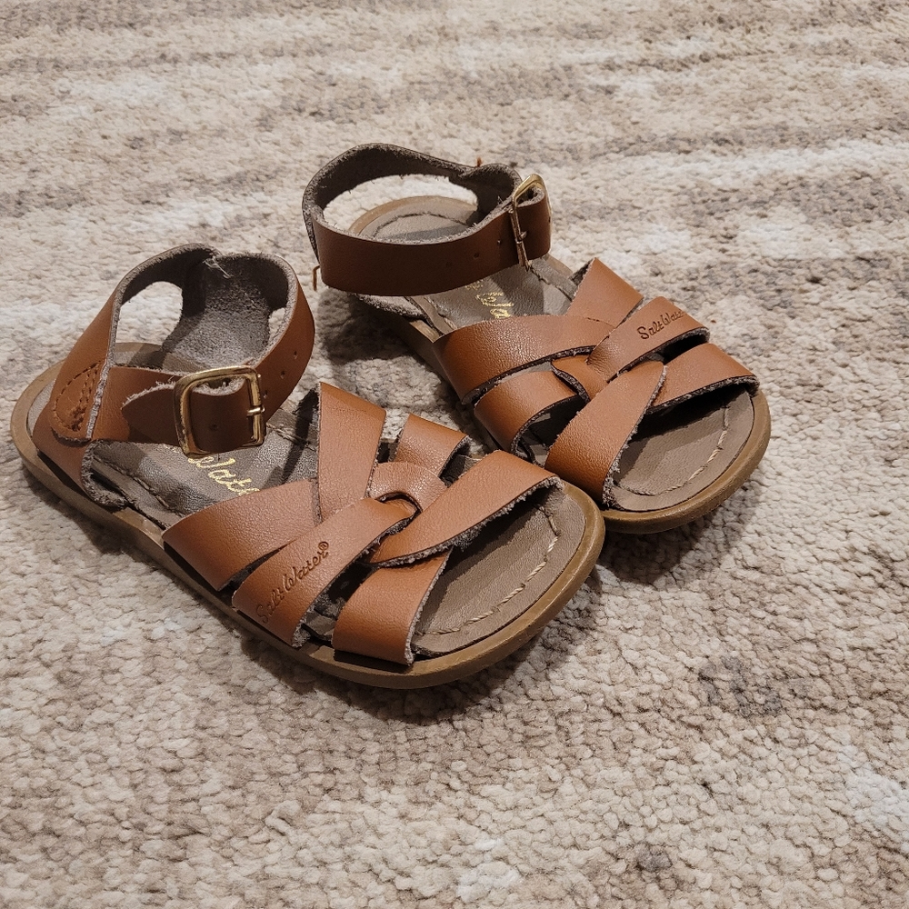 Toddler size 7 brown saltwater sandals